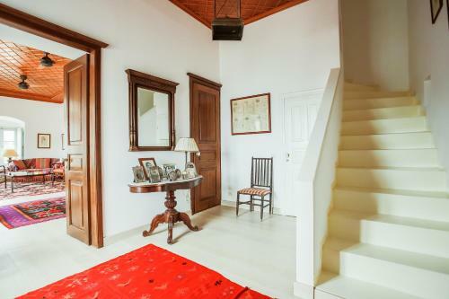 Classy Villa With Wonderful View And Swimming Pool
