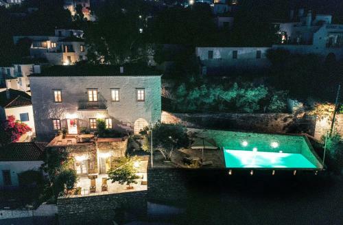 Classy Villa With Wonderful View And Swimming Pool