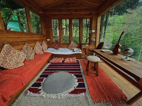 Lodge Shantiniketan Mountain Home