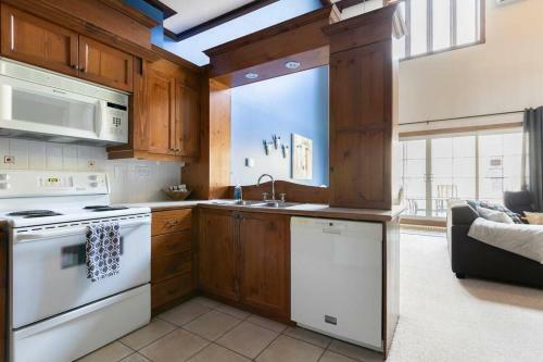 Apartamento Condo 3 Bedroom On Golf Le G�ant, Access In The Mountain