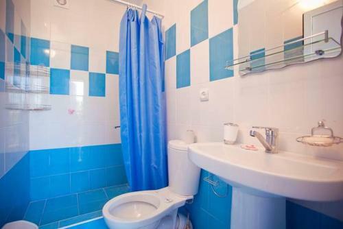 Hostal Mila Guest House