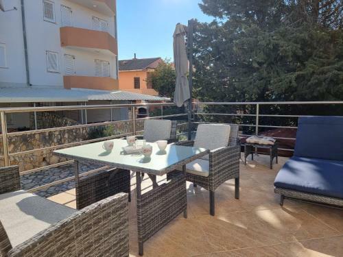 Apartment Aqua Near The City Beach