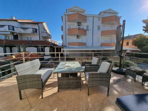 Apartment Aqua Near The City Beach