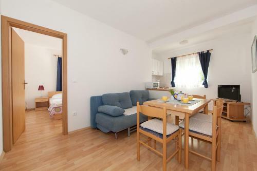 Apartments Ivo
