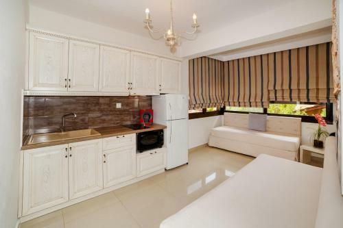Hotel Kassandrinos Apartments Apostolos