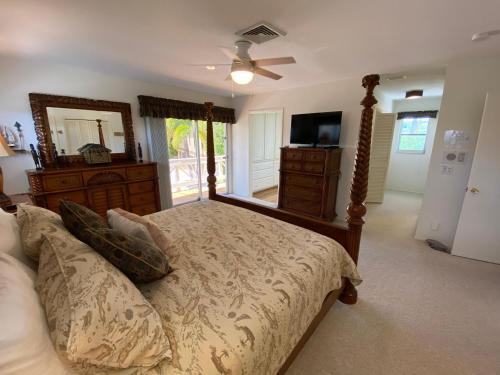 21530 Madera Rd - Bay Front Pool Home