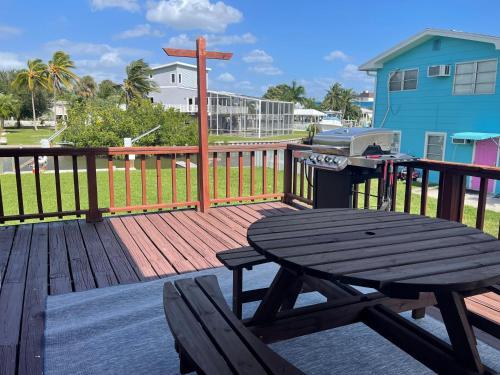 749 Estero Blvd