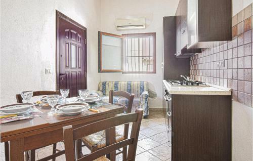 Beautiful Apartment In Galtelli' With 2 Bedrooms