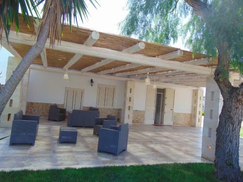 Tropical Palm Villa