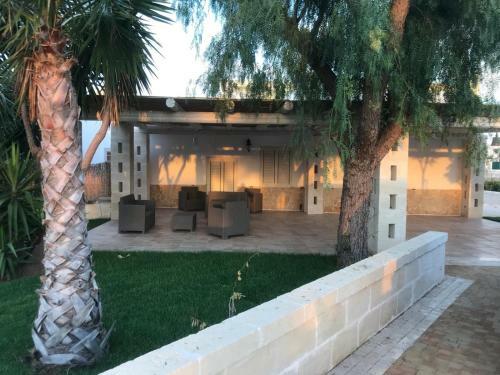 Tropical Palm Villa