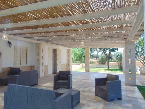 Tropical Palm Villa