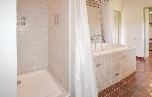 Five-bedroom Holiday Home In St. Saturnin Les Apt.