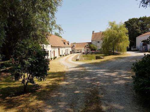 Bed & Breakfast La Roulotte Du Haut Pinleu