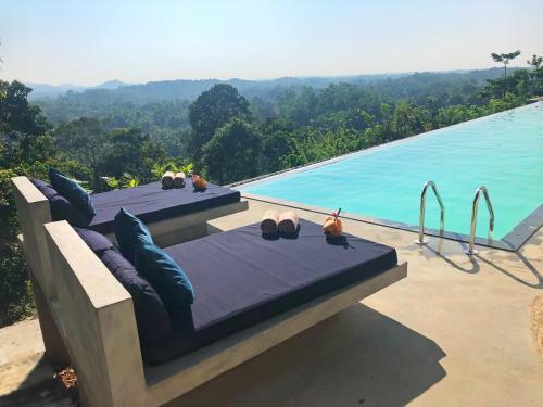Naked Villa