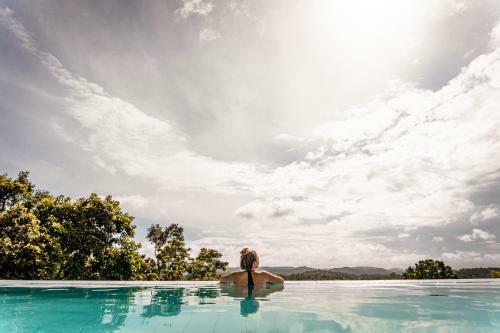 Naked Villa