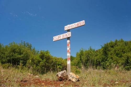 Shkolla Hostel & Camping