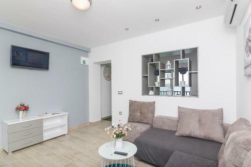 Apartments Zina
