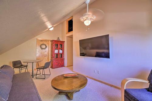 Show Low Escape Less Than 2 Mi To Hikes, Shops And More