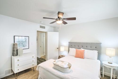 Pristine Escape About 2 Miles To Old Town Scottsdale!