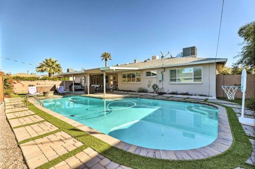 Pristine Escape About 2 Miles To Old Town Scottsdale!