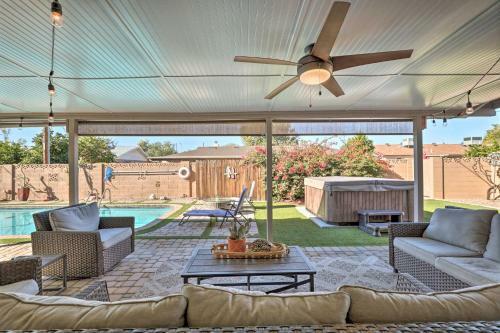 Pristine Escape About 2 Miles To Old Town Scottsdale!