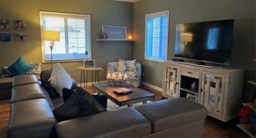 Prosecco Palazzo At Peachland Home
