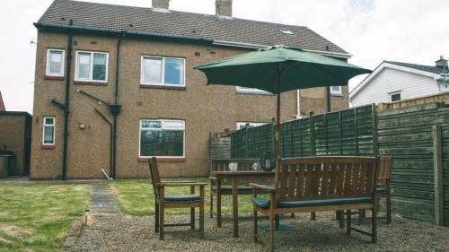 Garden Dwellcome Home 3 Bedroom House