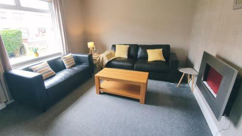 Garden Dwellcome Home 3 Bedroom House