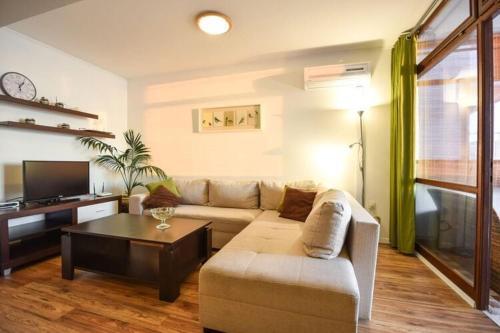 Apartments Villa Vesna Podgora - Cdm05026-dyd