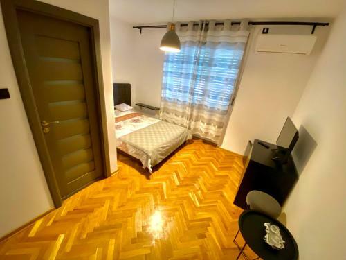 Hostal Holiday Home Esku