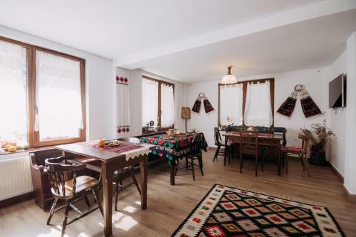 Hostal Casa De Sub Munte