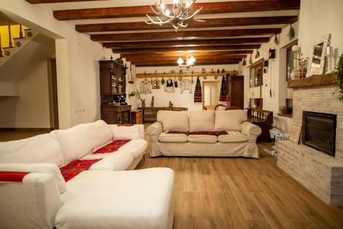 Hostal Casa De Sub Munte