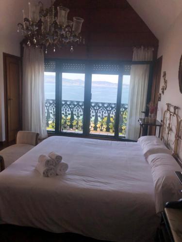 Playa Sin�s Beach. A Pie De Playa. Raxo-sanxenxo.
