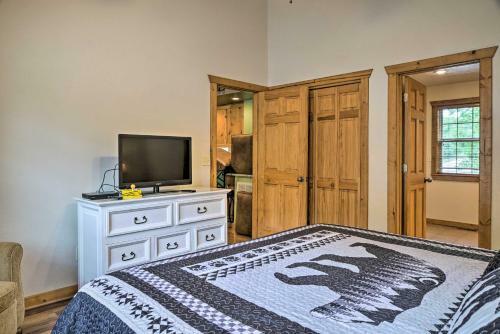 Lakeside Resort Retreat With Pool Access And Deck