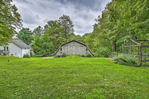 Enchanting Hudson Valley Farmhouse With Views!