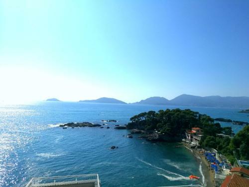 Byron's Apartments Tellaro