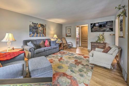 Central Green Bay Home, 3 Mi To Lambeau Field