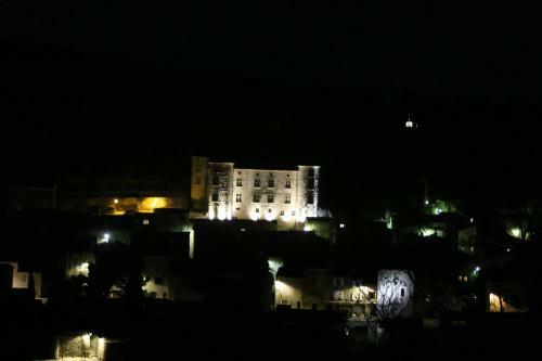 Roulottes Et Cabanes De Saint Cerice