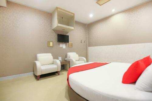 Hotel Oyo 1002 Pinklao Resort