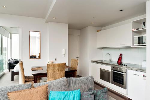 Qv Harbour Living Apartment