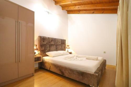 Lido Apartments