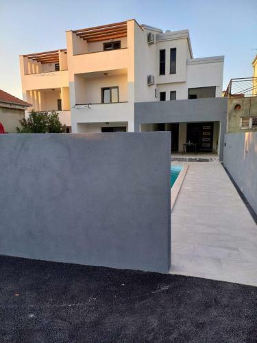 Apartments Star With Pool
