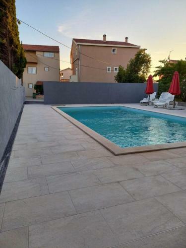Apartments Star With Pool