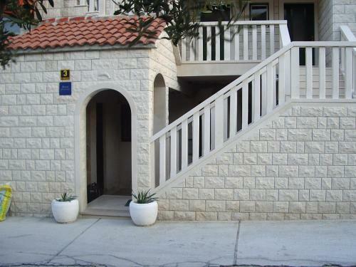 Apartmani Sani Bol