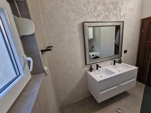 Luxury Panorama Villa, For 21 Person In Omis