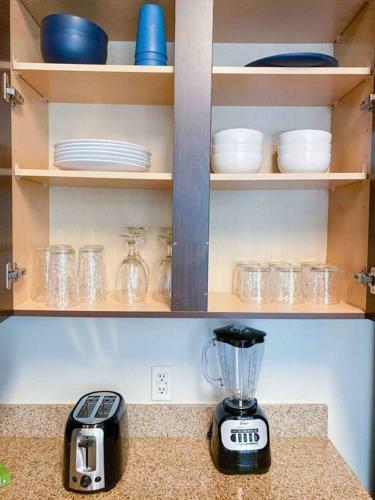 Apartamento Downtown 1br, Walkable, Uab, Pool And Gated Garage
