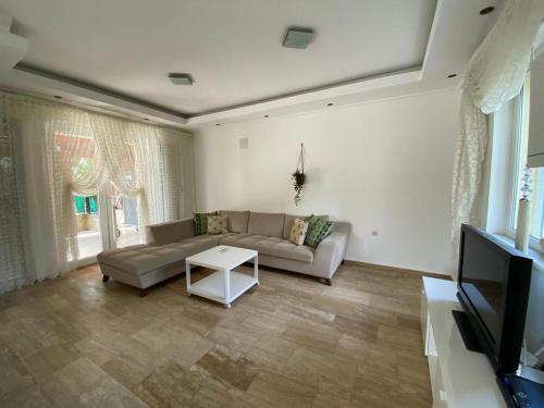 Villa Antalya Belek Pr?vet Pool Tr?plex V?lla