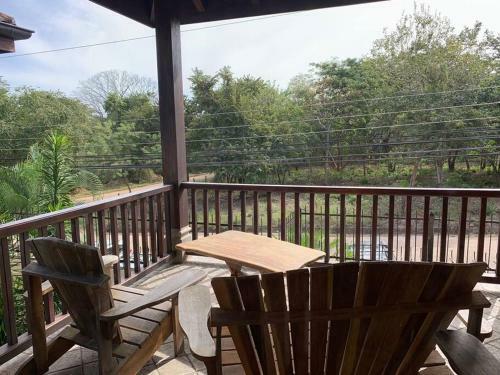 Beautiful 3 Bedroom Townhome 100m From The Beach