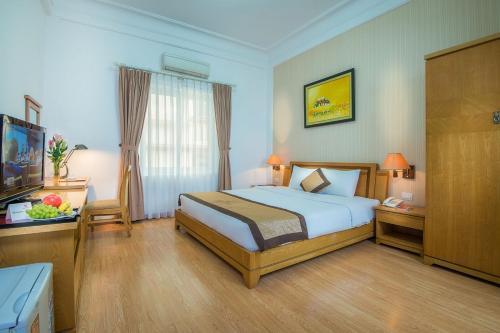 Cherry Hotel 2
