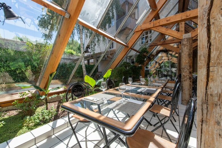 Saint Nicolas Hotel(.)